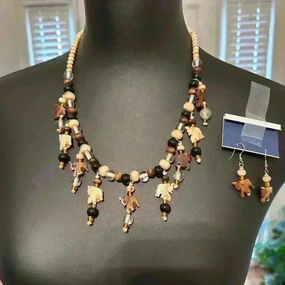 Vintage BoHo beaded necklace with elephants - Picture 1 of 2